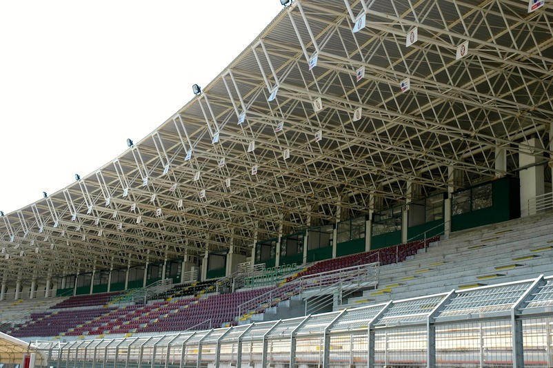 la tribuna dello stadio Comunale di Arezzo